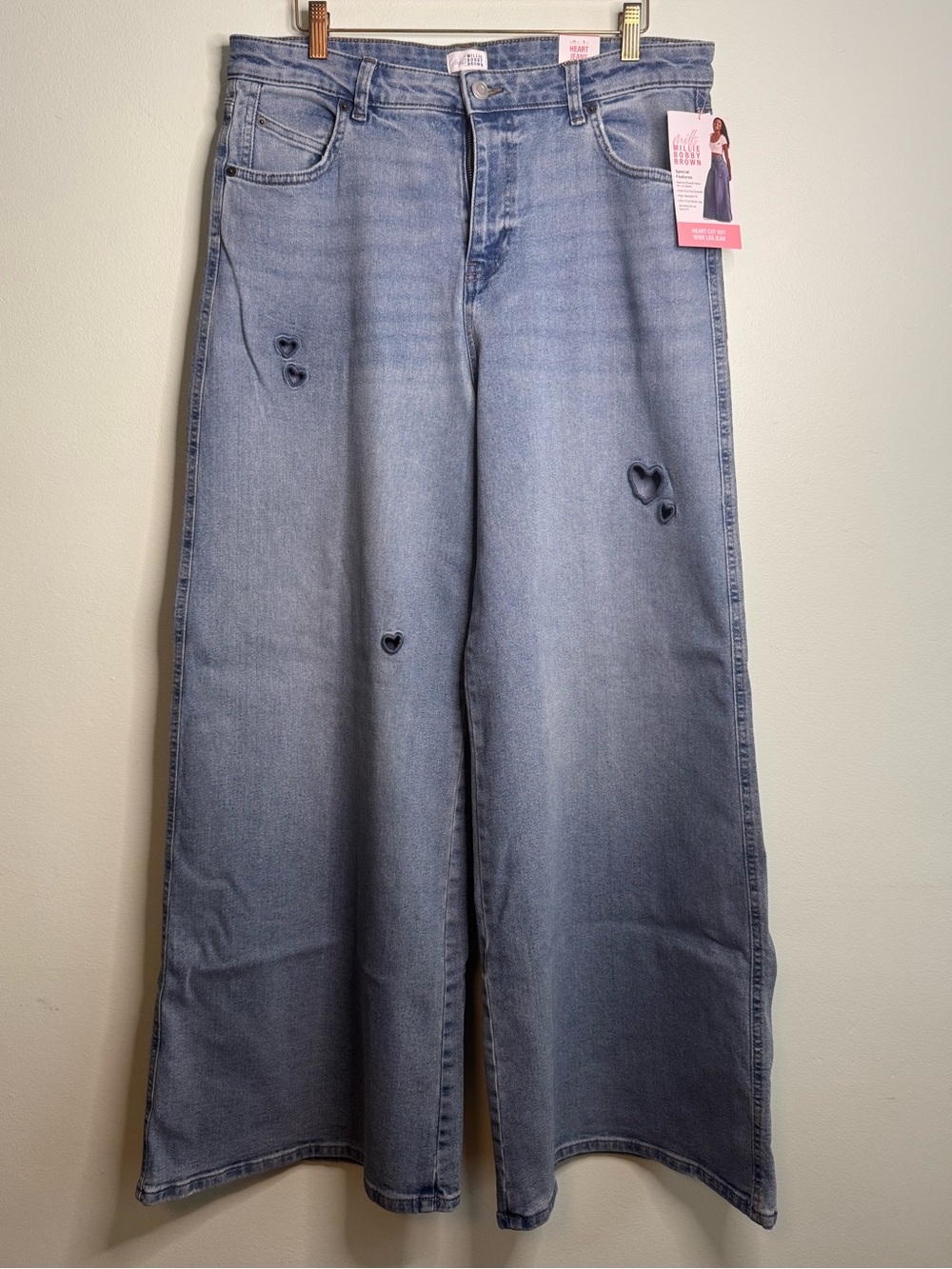 NWT Light Blue Wide-Leg Women’s Jeans with Cut out Heart (14)
